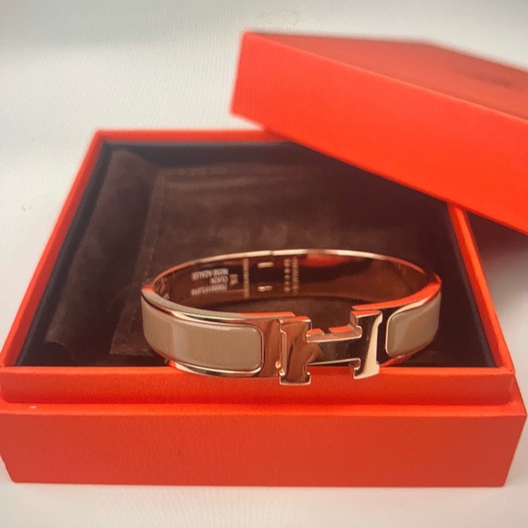 Hermes Clic H Letter Embellished Blanc Womens Bracelet - Picture 1 of 8